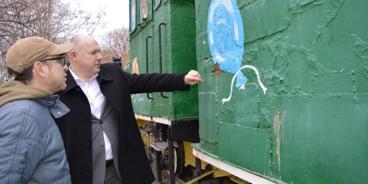Паровозик в “Сказке” скорее мертв, чем жив. Но ремонтники нацелены на реанимацию