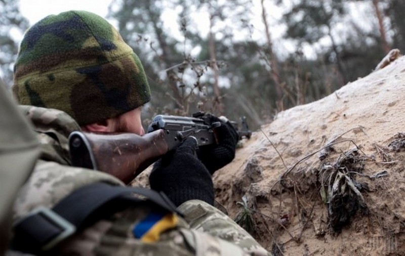 С начала года в АТО погиб 21 украинский военнослужащий, - Порошенко 1