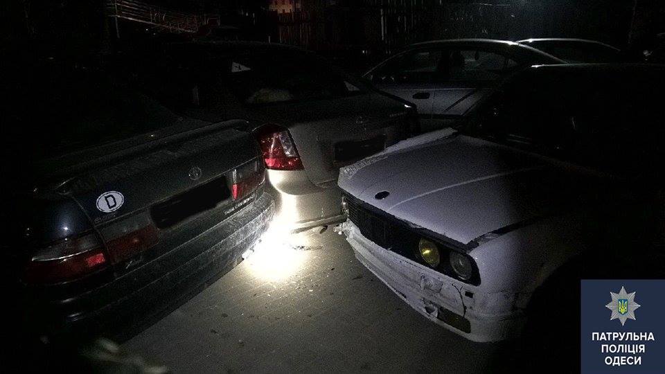 Нетрезвый водитель врезался в пять припаркованных авто в Одессе 5