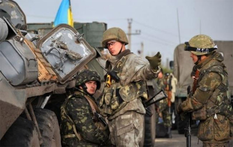Один украинский военный ранен в зоне АТО вследствие 36 обстрелов со стороны боевиков за минувшие сутки 1