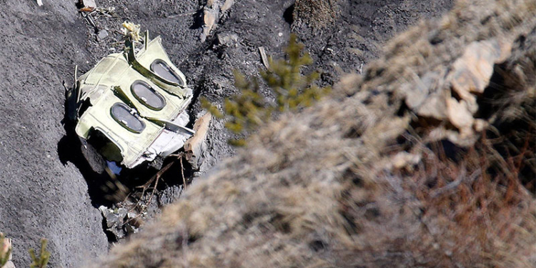 Расследование катастрофы Germanwings: из-за проблем с психикой пилот намеренно направил самолет в гору