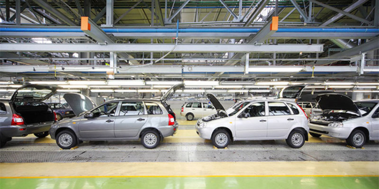 В Украину начали завозить недорогие “серые” авто из России