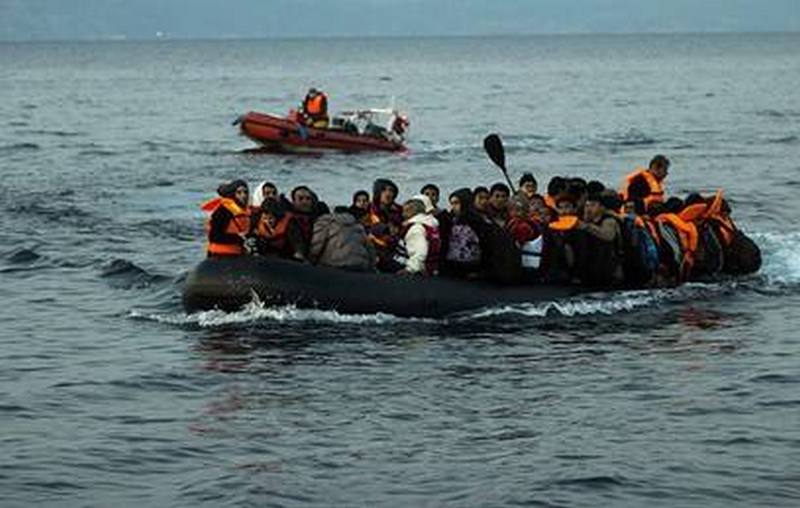 У побережья Италии спасли 1100 беженцев 1