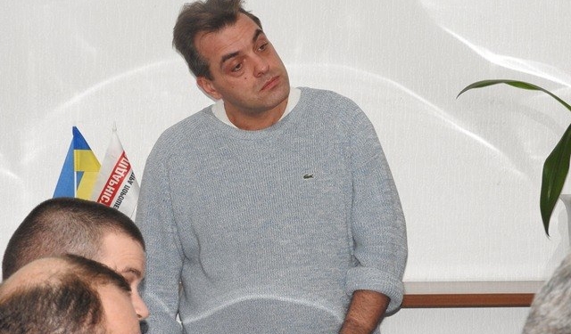 Юрий Бирюков советует Игорю Дятлову думать не о секретаре горсовета, а об ответах на вопросы, накопившиеся у “органов”