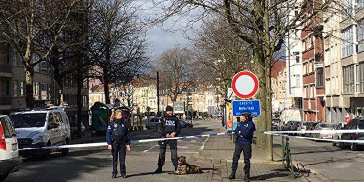 В Брюсселе завершена полицейская операция: взрывы и двое раненых