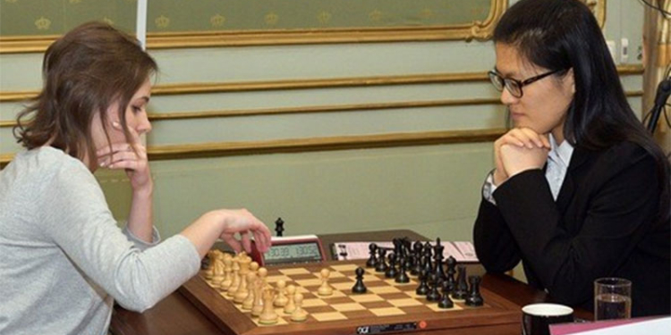 В первой партии Марии Музычук и Хоу Ифань за звание чемпионки мира по шахматам – ничья