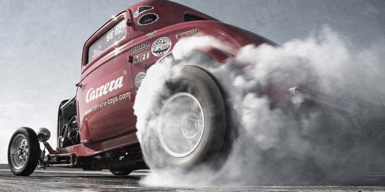 В окрестностях Николаева открыли сезон драг-рейсинга