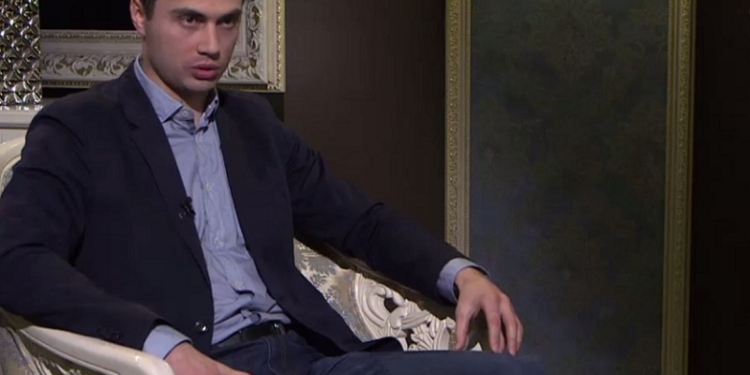 Сейчас в политике все еще больше старого поколения, бандитов из 90-х, перекрашенных “решал” из нулевых