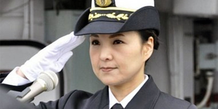 В Японии женщина впервые стала капитаном эсминца