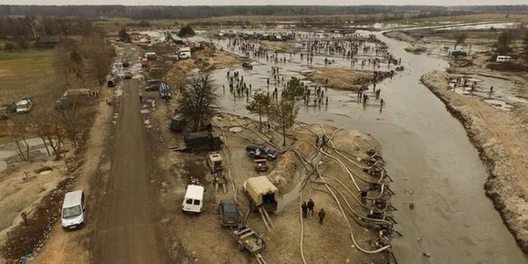 Глава Ровенской ОГА призвал Авакова привлечь Нацгвардию, чтобы бороться с копателями янтаря
