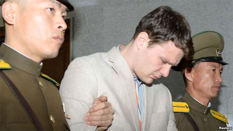 Американского студента приговорили в Северной Корее к 15 годам каторги за кражу пропагандистского плаката 1