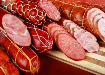 В Крыму сожгли четверть тонны «санкционной» колбасы украинского производства