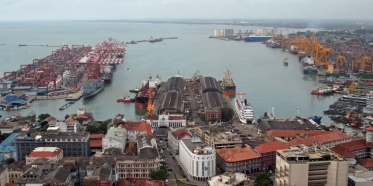 Шри-Ланка разрешила Китаю строить гигантский “сити-порт” в Коломбо