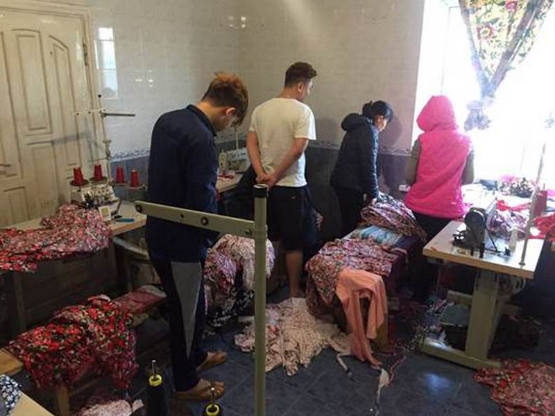 В Одессе СБУ накрыла очередной подпольный цех контрафактной одежды 1