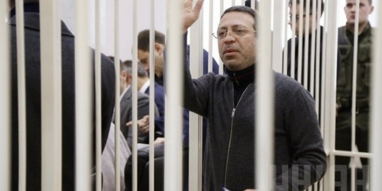 Суд освободил Корбана под домашний арест