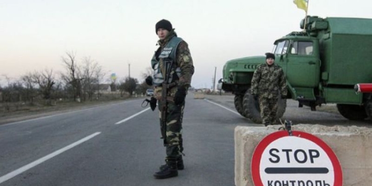 Линию разграничения на Донбассе за неделю пересекает 120-140 тысяч человек – Жебривский