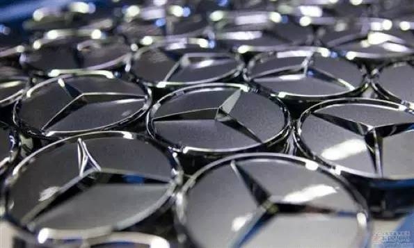 Mercedes-Benz планирует построить завод в Польше вместо России