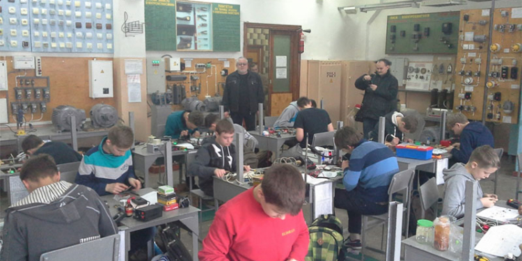 Николаевские школьники выиграли всеукраинский конкурс по радиоэлектронного конструирования