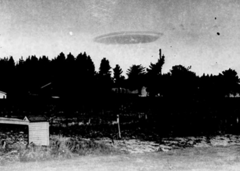 Клинтон рассекретит материалы об НЛО, если станет президентом