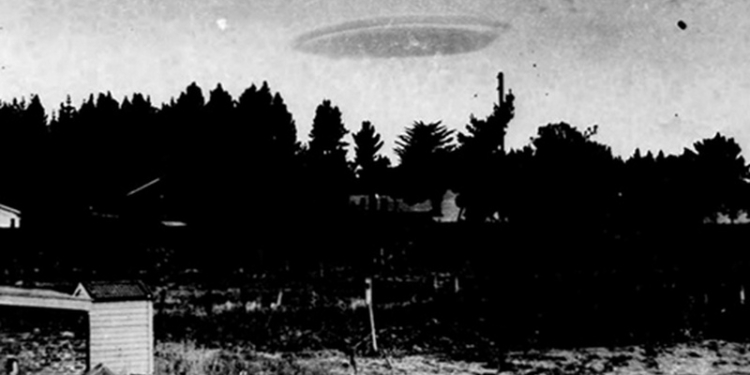 Клинтон рассекретит материалы об НЛО, если станет президентом