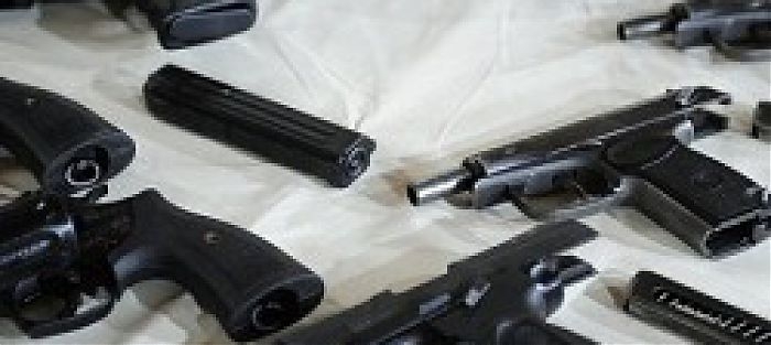 В Индийском океане арестовано судно с большой партией оружия для Сомали