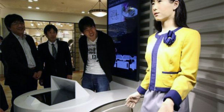 Toshiba показала на выставке в Европе нового робота, максимально похожего на человека. Европейцы считают его жутким