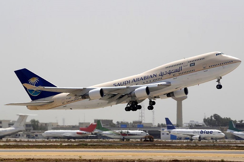 Саудовский пилот посадил пассажирский лайнер после смерти командира экипажа 1