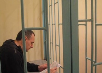 Украинского режиссера Cенцова этапировали из колонии в Челябинске