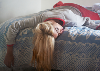 Ученые пришли к выводу, что женщины должны спать дольше, чем мужчины