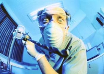 Во Франции стоматолога судят за издевательства над пациентами