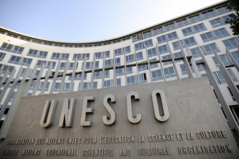 Зеленский призвал исключить РФ из ЮНЕСКО после обстрела Святогорской лавры