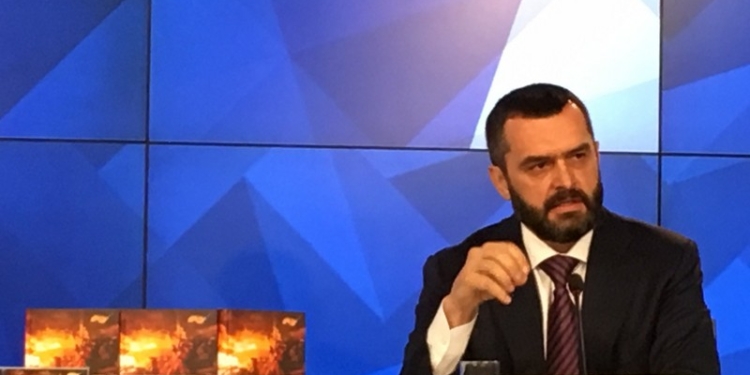 Беглый глава МВД Захарченко презентовал в Москве свою книгу о Майдане