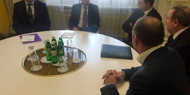 100 млн.грн. на ремонт трассы Н-11 уже есть, в понедельник обещают выделить еще 224 млн.грн