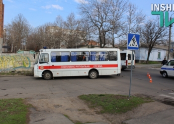 Возле администрации Центрального района Николаева столкнулись автобус спасателей и «Chevrolet Aveo»