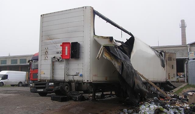 В Николаеве сгорел прицеп с почтовыми посылками