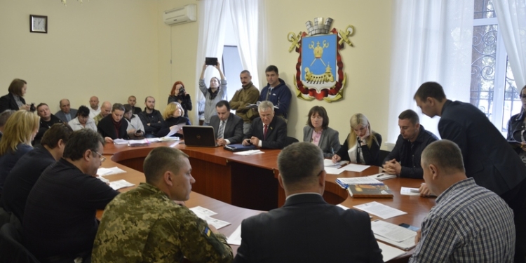 Владельцы МАФов пожаловались николаевским депутатам-«земельщикам», что чиновники без причин отказываются продлевать им договора аренды