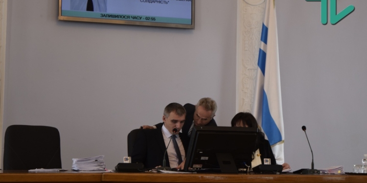 Депутаты Николаевского горсовета рекомендуют мэру уволить директора КДЮСШ «Коммунаровец» и его заместителя