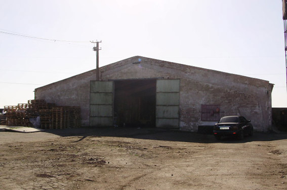 Коварные воры: со склада в Весняном через отверстие в стене вынесли 3 тонны селитры, а потом отверстие было замуровано