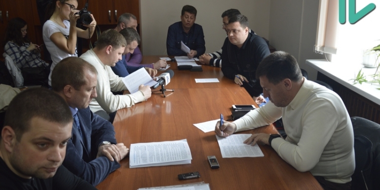 На должность начальника управления по использованию и развитию коммунальной собственности Николаевского горсовета претендует 4 человека