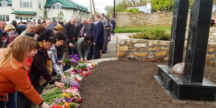 В Березнеговатом открыли знак в память о ликвидаторах-чернобыльцах