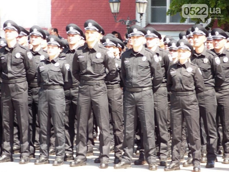 В Кировограде начала работать патрульная полиция 9