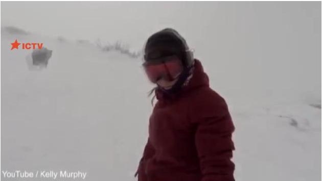 Кто круче – лыжник или сноубордист? Сноубордистка, которую чуть не догнал медведь