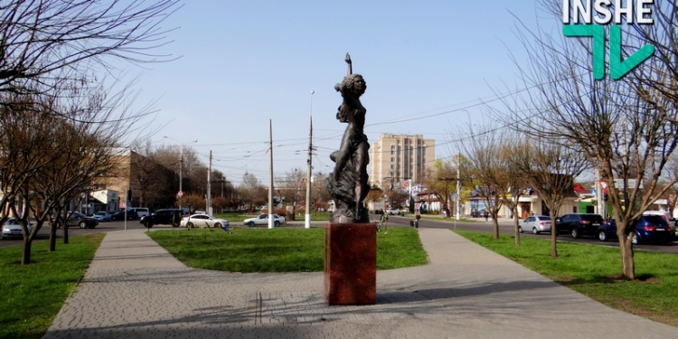 В Николаеве в сквере Совета Европы появилась аллея сакур