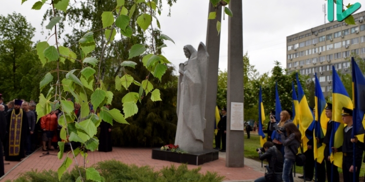 Спасшим мир от «мирного» атома: в Николаеве прошел митинг-реквием по случаю 30-летия Чернобыльской трагедии