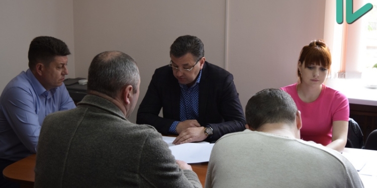 Николаевские депутаты из комиссии по вопросам ЖКХ хотят, чтобы чиновники реагировали на их решения письменно и в течение 15 дней