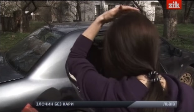 Ужас. Во Львове ненормальная мамаша избила чужую 2-летнюю девочку и ее бабушку палкой с гвоздями