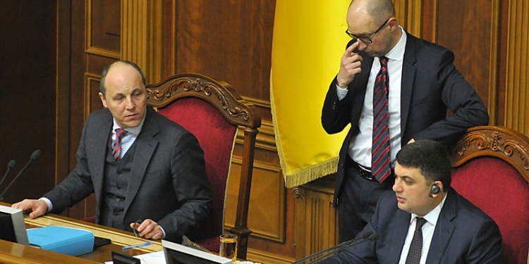 Администрация Президента и руководство Рады разработали пакет документов для выхода из политкризиса – СМИ