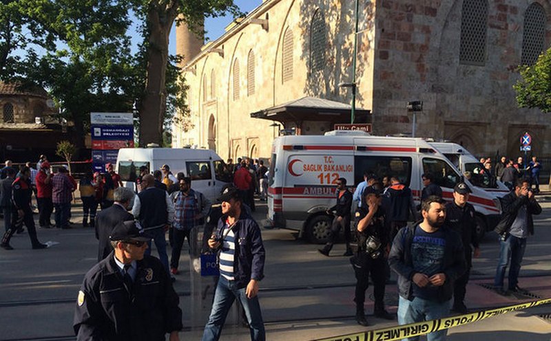 В Турции возле мечети смертница совершила теракт – 7 человек получили ранения 1