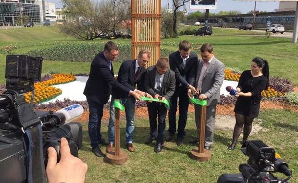 В Киеве открыли цветочную копию Биг-Бена