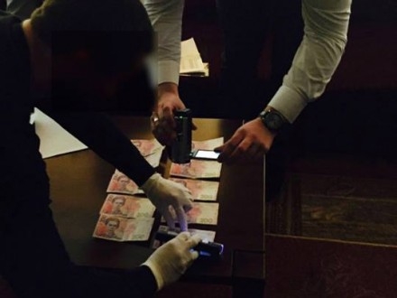 Директора Закарпатского областного драмтеатра задержали на взятке